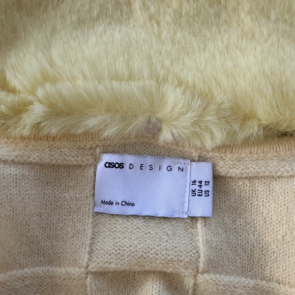 ASOS DESIGN fur trim zip-up cardigan with checkerboard stitch in yellow - Picture 2 of 9